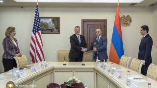 Следственный комитет РА и Управление по борьбе с наркотиками Министерства юстиции США подписали меморандум о сотрудничестве (фото)